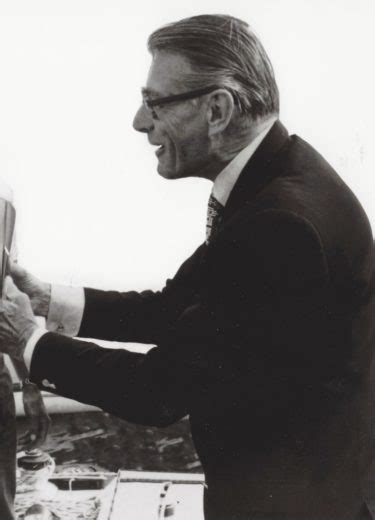 Henry Racamier — Wikipédia.